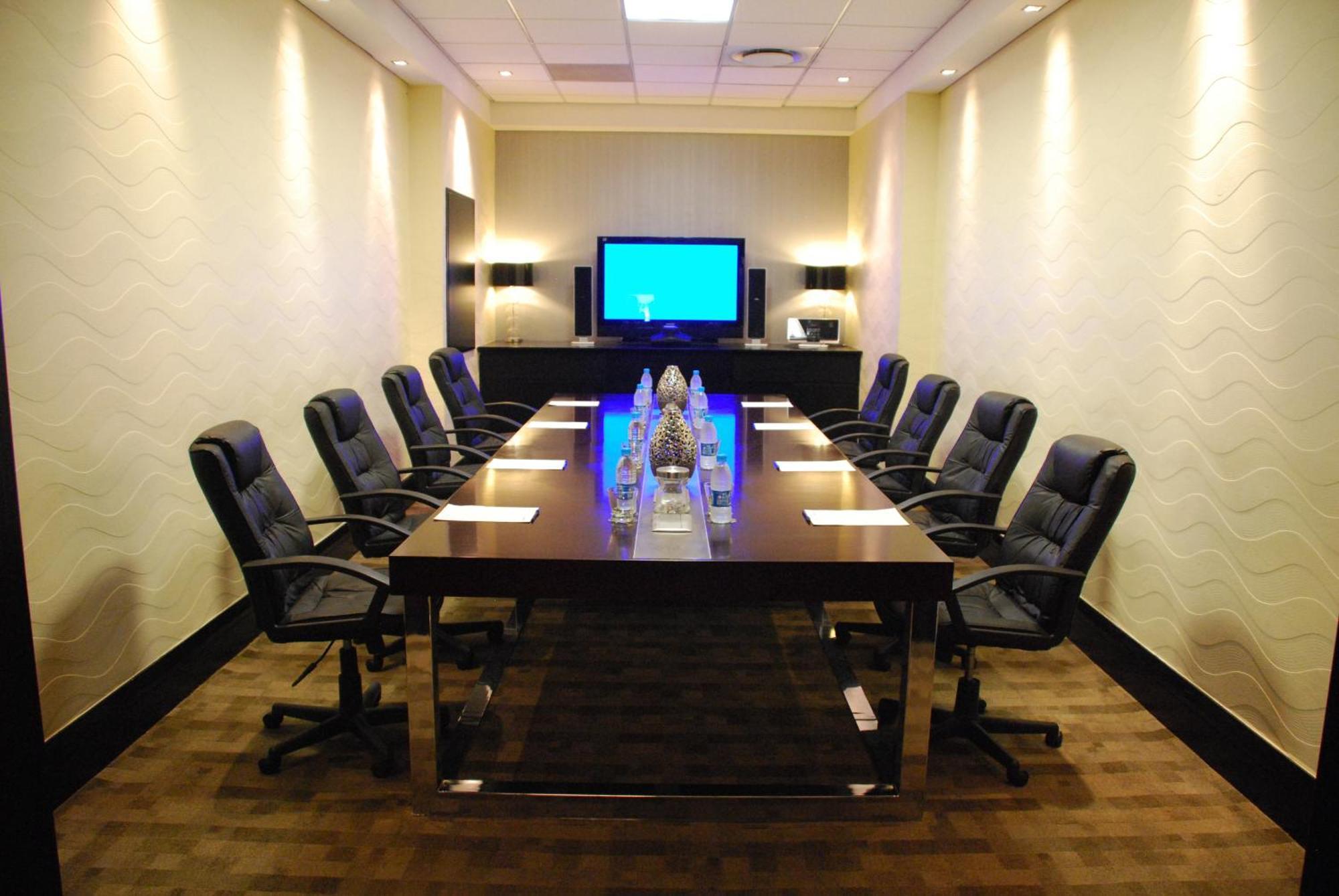 Southern Sun Or Tambo International Airport Kempton Park Eksteriør bilde Meeting room